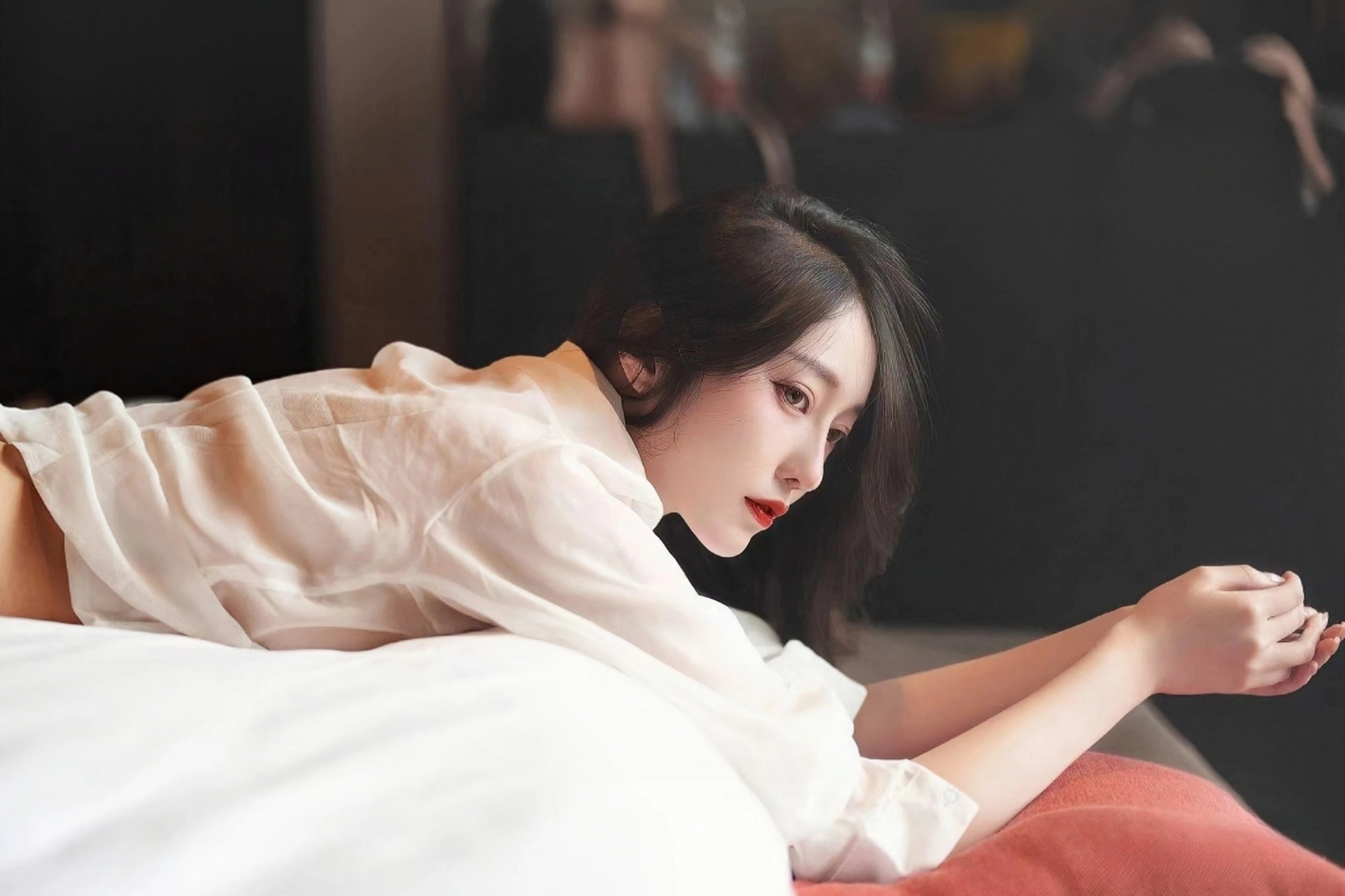 黄仁勋建议年轻人：必须尽快学会正确使用AI